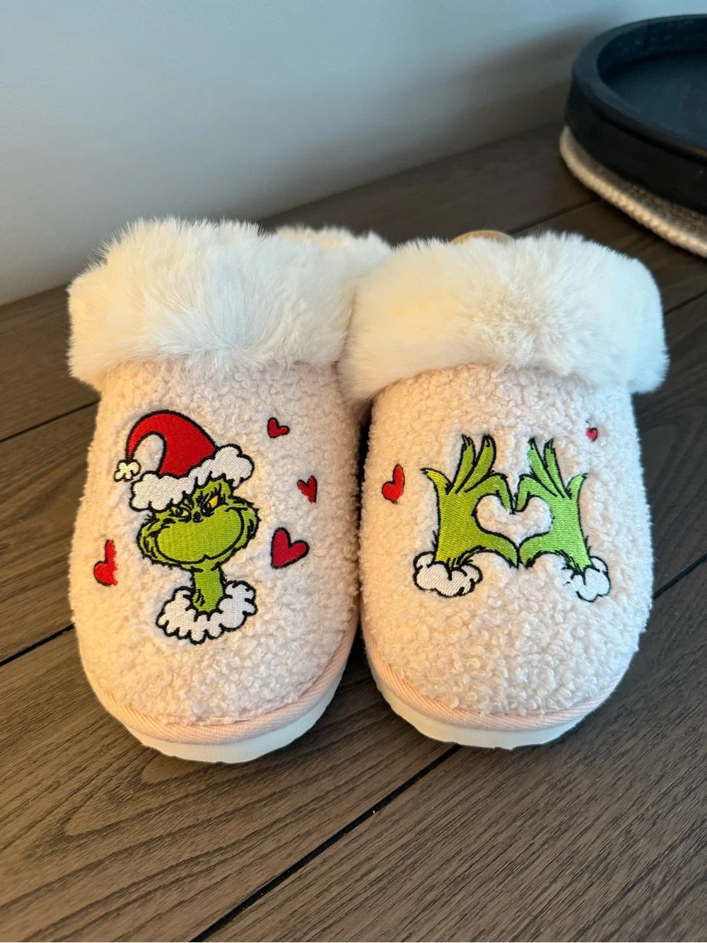 American Eagle Outfitters Pale PinkGrinch Sherpa Holiday Slippers